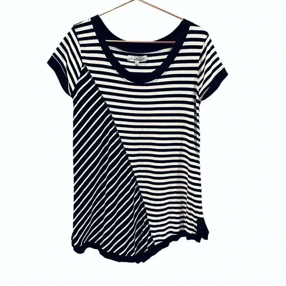Keren Hart black and white striped asymmetrical shirt size M - Picture 6 of 6